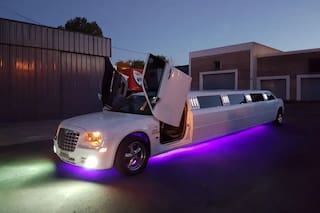 Cuánto cuesta moverse en las limusinas que alquilan Susana Giménez, Mirtha Legrand, Moria Casán y Charly García