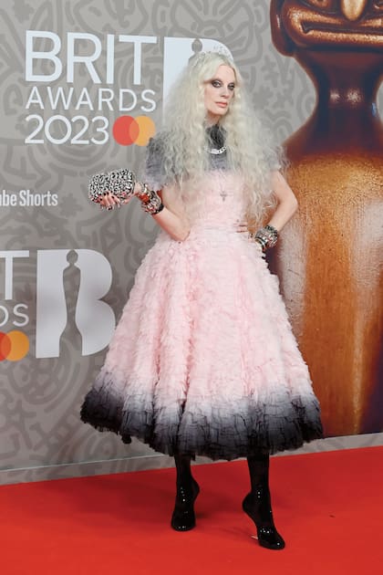 La supermodelo Kristen McMenamy by Alexander McQueen.