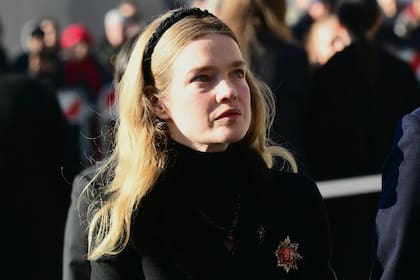 La supermodelo y actriz rusa Natalia Vodianova también viajó a Roma para el funeral. Además de las figuras presentes, muchas celebridades enviaron ofrendas florales. Entre ellas se destacó la de Sophia Loren, cuya banda rezaba: "Siempre en mi corazón". También hubo flores de la familia Armani, de los Príncipes Herederos de Noruega y de Claudia Schiffer, quien eligió una rosa colorada, el color que Valentino convirtió en símbolo de sus diseños