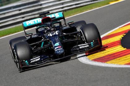 La supremacía de Hamilton no distingue de rivales: el británico apabulla también a su compañero de garaje, Valtteri Bottas; las estadísticas marcan que lo doblega 5-2 en las qualy y 5-1 en victorias