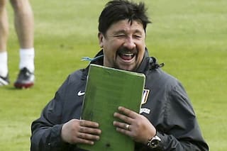 Medio punto: cómo es la tabla "loca" del Mono Burgos para mejorar el fútbol