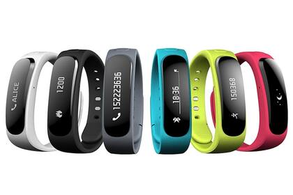 La TalkBand B1 es una pulsera inteligente (mide pasos, calorías consumidas, tiempo de sueño) y también un manos libres Bluetooth