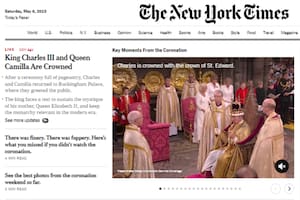 La tapa digital del diario estadounidense The New York Times, el sábado 6 de mayo de 2023, durante la ceremonia de coronación del rey Carlos III, en Londres