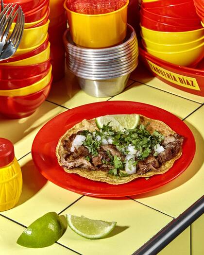 La Taquería Díaz también tiene un buen maridaje: taco suadero y cerveza Foto: Gentileza Magalí Polverino