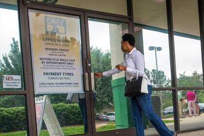 La tarifa para las solicitudes de placas especiales nuevas será de US$200