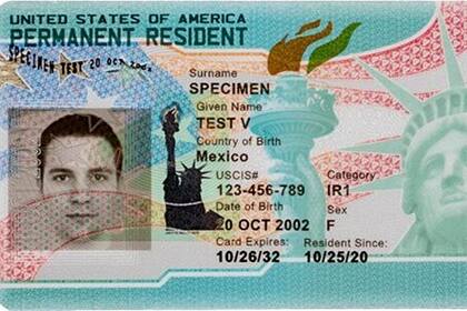 La tarjeta de residente permanente es conocida como green card