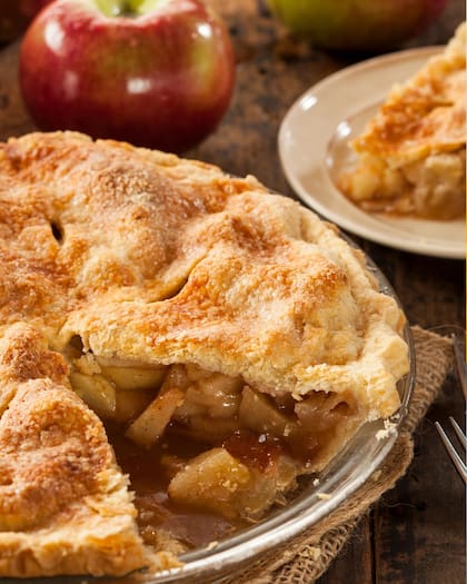 La tarta de manzana estadounidense es un postre clásico, que se encuentra muy arraigado a la cultura del país (Instagram/@qimiq_austria)