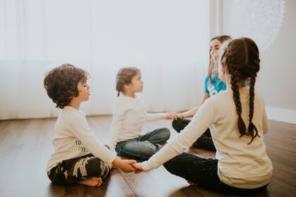 Los niños también practican meditación