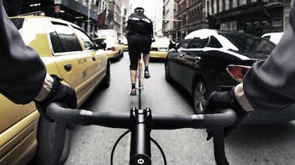 La iniciativa apunta a reducir los accidentes viales con víctimas fatales, principalmente de ciclistas y peatones