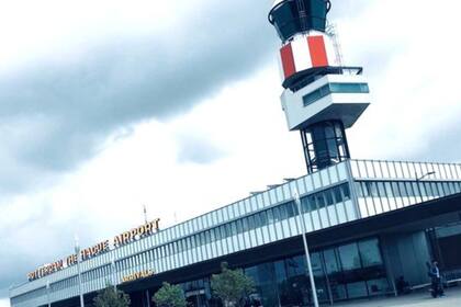 La planta está en el aeropuerto holandés de Rotterdan y producirá 1.000 litros de combustible cada día