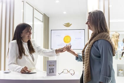 La tecnología de Dove Bond Intense Repair puede revertir 3 años de daño capilar gracias a que posee Péptido Complex que cuida la fibra capilar desde el interior.