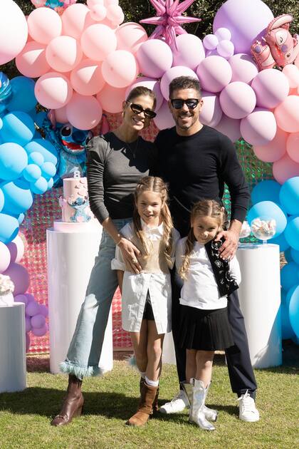 La temática fue de la película Lilo & Stitch, e incluyó globos gigantes rosas y celestes.