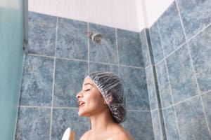 La temperatura del agua de la ducha puede tener efectos adversos.