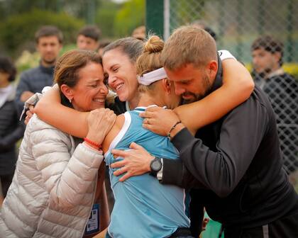 La tenista brasileña festejó junto a toda su familia, que la pudo acompañar por la cercanía