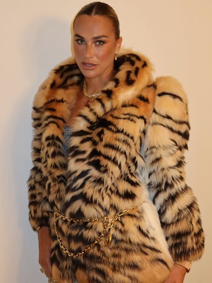 La tenista compartió muchas fotos de su outfit y revolucionó las redes