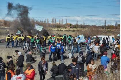 Crece la tensión y se multiplican las protestas por sueldos adeudados en Chubut