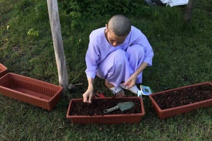 La mamá de Diapngkorn, el heredero del trono de Tailandia, se encuentra en arresto domiciliario y no puede ver a su hijo