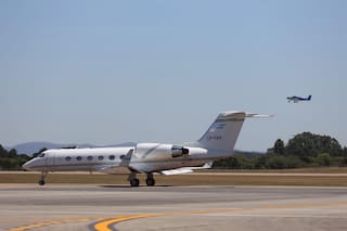 En un día, hubo 220 vuelos privados y el 70% llegaron desde la Argentina