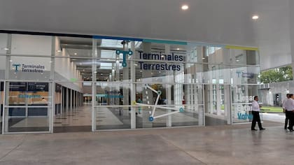 La terminal de Dellepiane está lista hace más de un año pero no tiene micros
