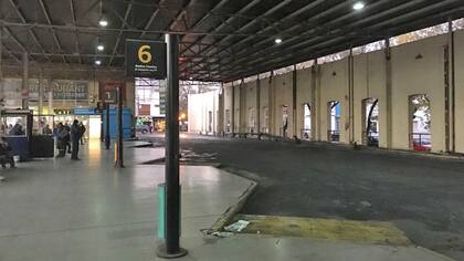La terminal de La Plata sin colectivos