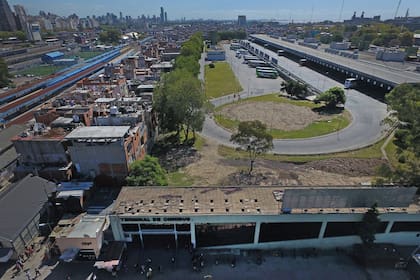 La terminal se encuentra cerrada por la pandemia. Actualmente cumple su función la Estación Dellepiane, propiedad de Otero.