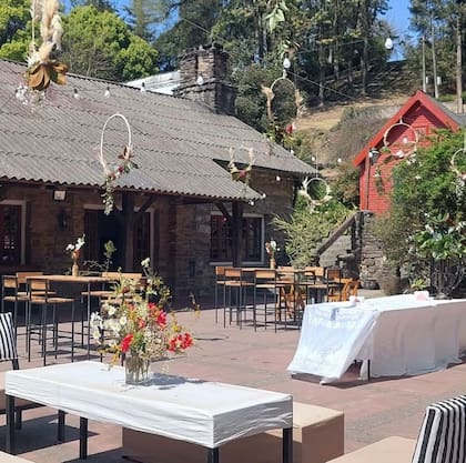 La terraza de la Hostería Villa Nougués es el lugar más solicitado para casamientos.