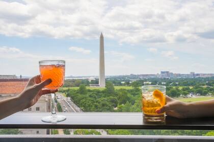 La Terraza de VUE es un lugar ideal para disfrutar un riquísimo trago contemplando la mejor vista de la ciudad