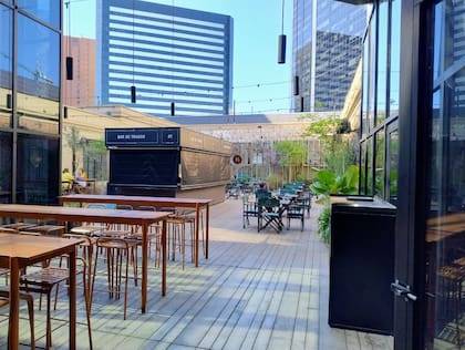 La terraza en la actualidad, un día de semana a las 2.30 de la tarde