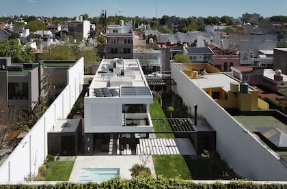 La terraza es accesible únicamente para mantenimiento.