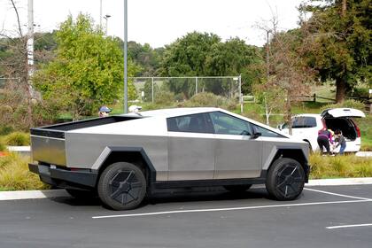 La Tesla Cybertruck tiene números levemente superiores (Foto: Archivo)