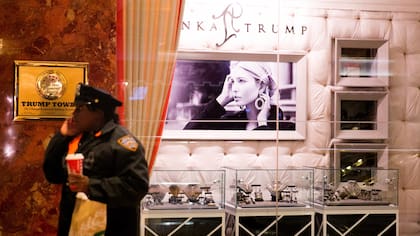 La tienda de joyería Ivanka Trump Fine en Trump Tower en la Quinta Avenida de Nueva York