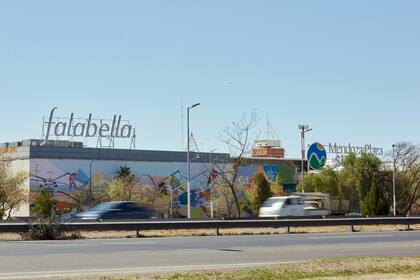 La tienda lleva un cuarto de siglo en tierra cuyana. Desembarcó a mediados de los 90 y luego se extendió por todo el país. Para los mendocinos es un paseo obligado y un lugar donde siempre se encuentra un regalo para un ser querido.