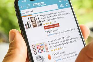 Reseñas falsas: ¿Venderías tu opinión por una funda? El impacto en Amazon