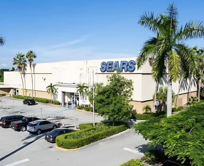 La tienda Sears de Coral Way abrió en 1954 y se mantiene como la última sucursal activa de la cadena en el sur de Florida