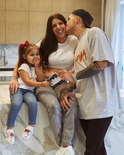 La tierna foto que compartió Enzo Fernández con su familia