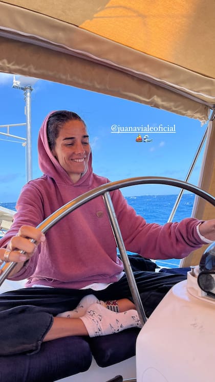 La tierna foto que tomó Yago de Juana en plena conducción del barco