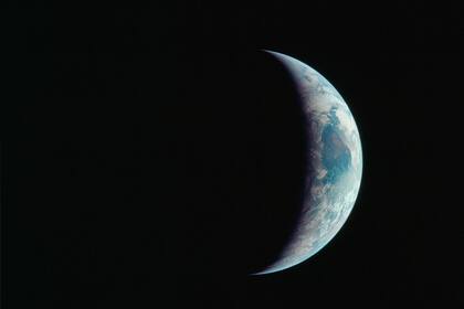 "La Tierra es azul, qué maravilloso, es increíble", dice el cosmonauta Yuri Gagarin. 