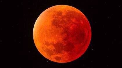La Tierra se ubicará durante algunas horas entre el Sol y la Luna y proyectará su sombra sobre el satélite, que se transformará en una “Luna de Sangre” (Foto: Archivo)