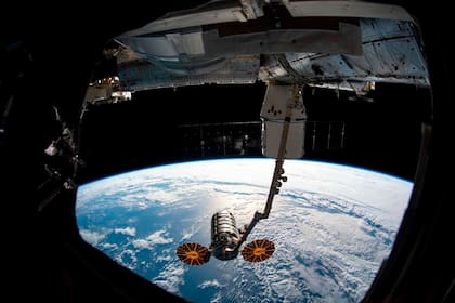 Una mirada a la Tierra desde el espacio. Cada vez más países se embarcan en la exploración espacial, con Estados Unidos, Rusia y China a la cabeza