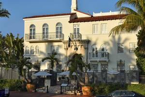 La tiktoker Aldana López almorzo en la que fuera la mansión de Gianni Versace en Miami y contó lo que pagó por el menú