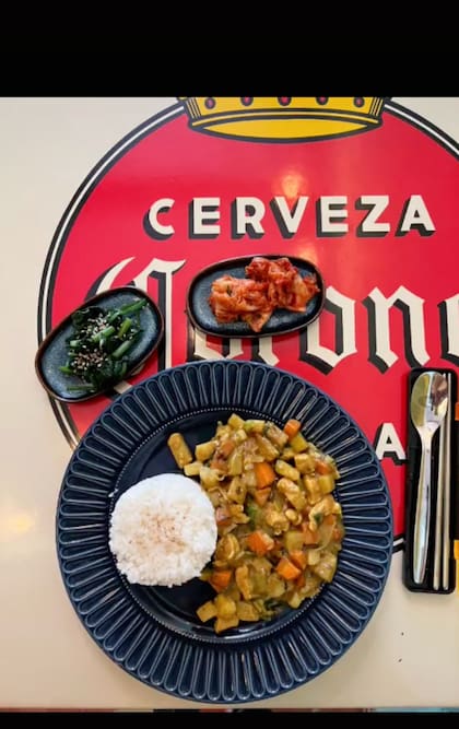 La tiktoker emprendió un negocio de comida coreana