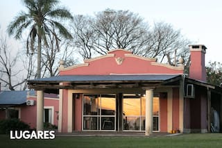 La estancia que recibe huéspedes y tiene una reserva natural repleta de aves