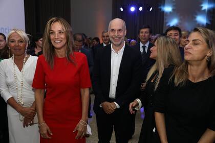 La titular de AySA, Malena Galmarini, junto al jefe de Gobierno de CABA, Horacio Rodríguez Larreta