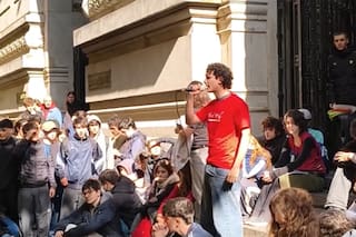 Siguen las tomas en los colegios secundarios de la UBA
