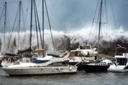 La tormenta "Gloría" azota las costas de Cataluña