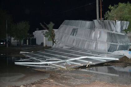 La tormenta comenzó anoche a las 21 y todavía no se descarta que continúe el mal tiempo