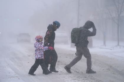 La tormenta invernal ha dejado graves afectaciones, especialmente en la ciudad de Buffalo (Foto, Derek Gee/The Buffalo News vía AP)