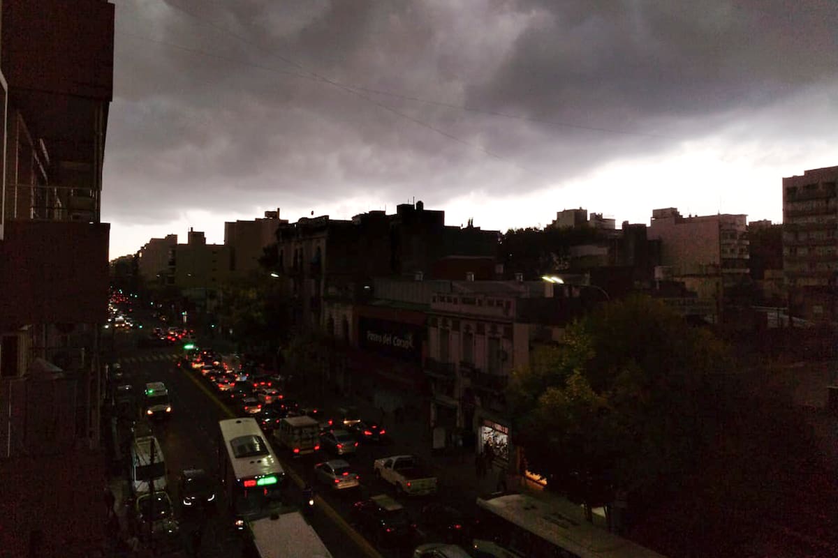 Hay alerta amarilla por lluvias y tormentas para este jueves 17 de abril: afecta a Capital y el Gran Buenos Aires