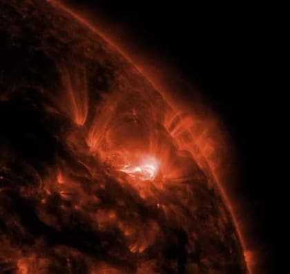 La tormenta solar en la Tierra podría generar interrupciones en las señales de radio y satélite