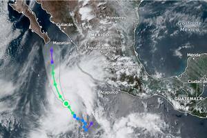 La tormenta tropical Alvin avanza sobre el océano Pacífico en dirección hacia Baja California, México